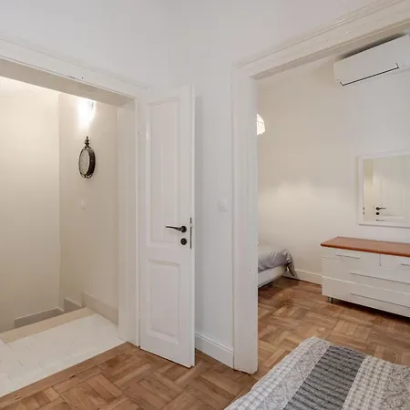 Palo Alto * Dubrovnik