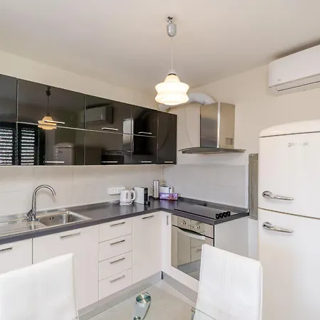 Palo Alto * Dubrovnik